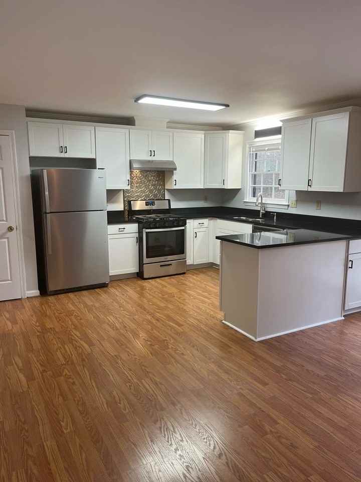 195 Woodberry Ct - Photo 5 of 20