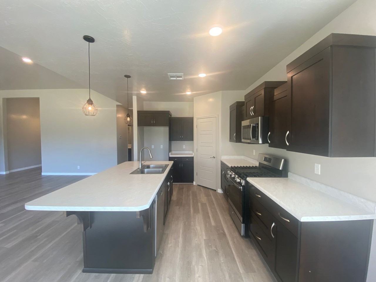 3416 E 2890 S - Photo 6 of 25