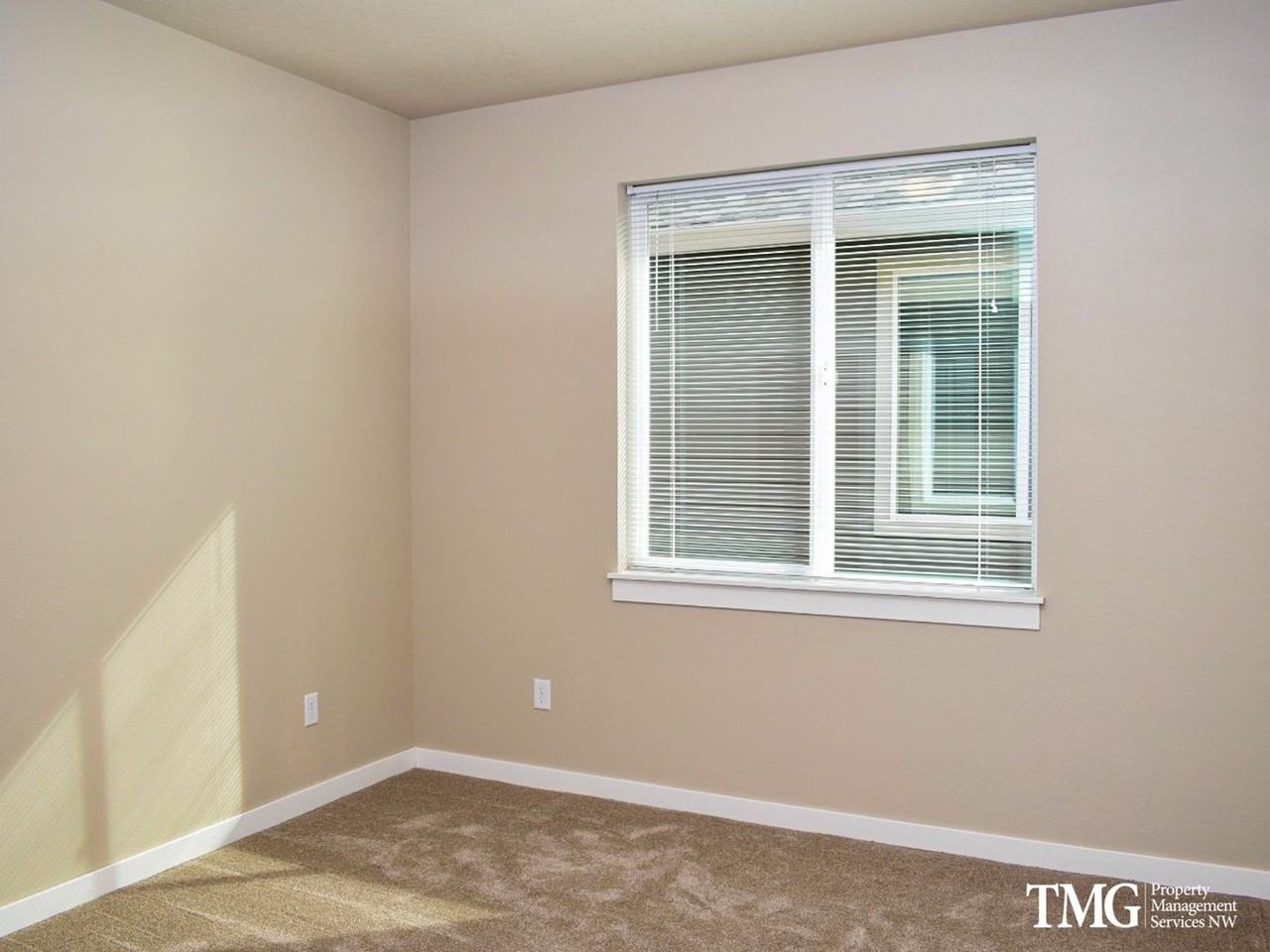 3281 Lewis Ln - Photo 3 of 22