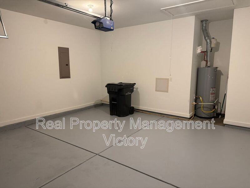 2004 Kensington Ct - Photo 2 of 13