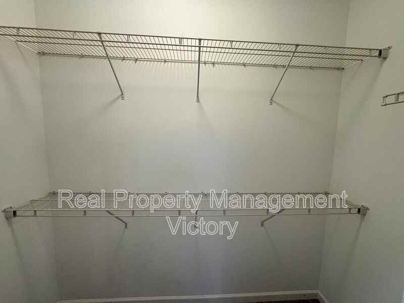 2004 Kensington Ct - Photo 4 of 13