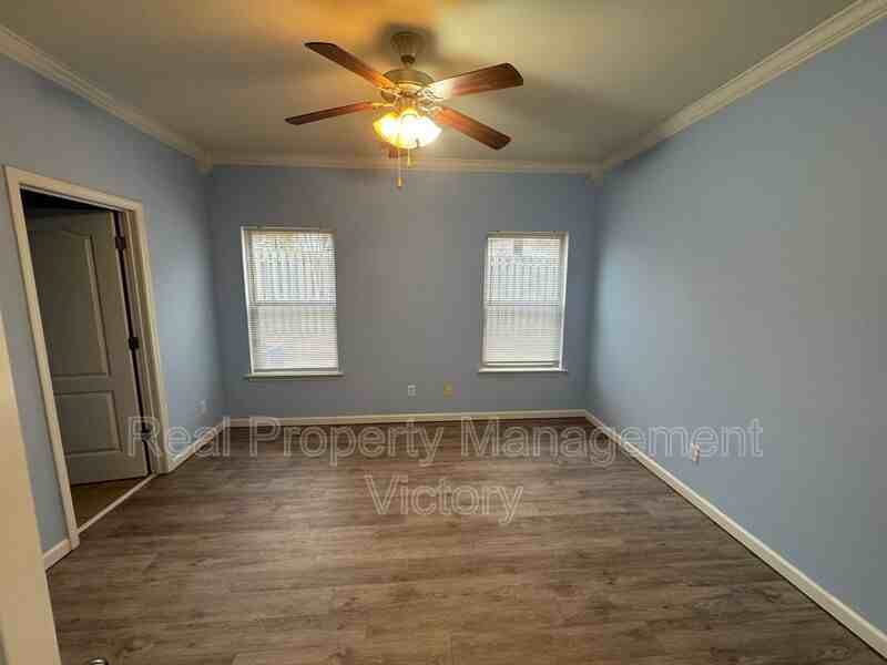 2004 Kensington Ct - Photo 6 of 13