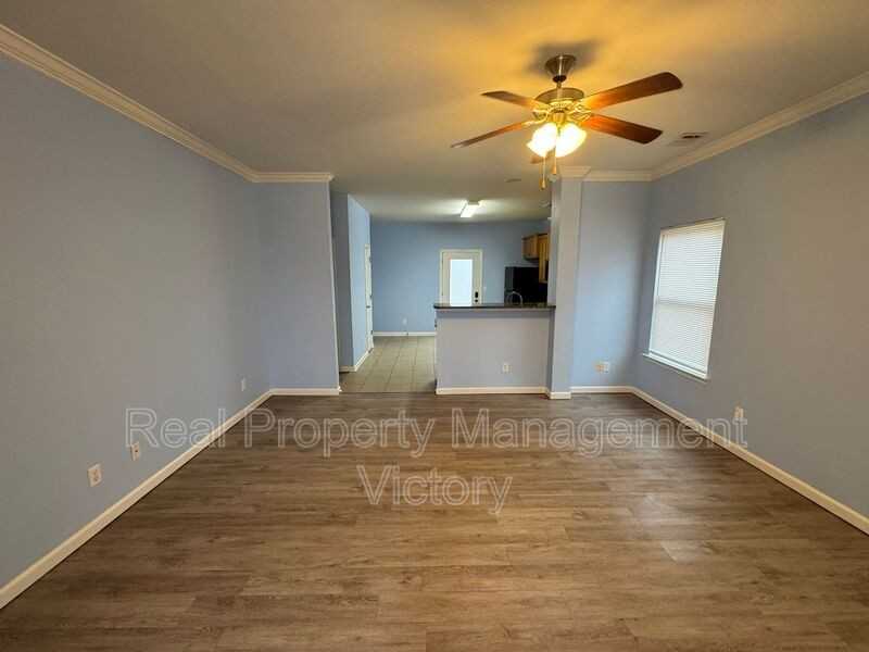 2004 Kensington Ct - Photo 7 of 13