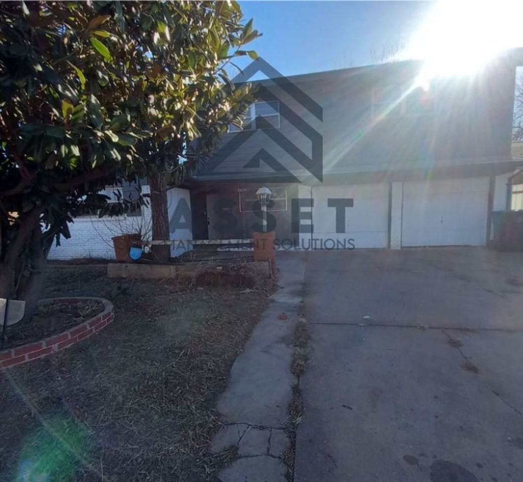 2624 Sw 57th St - Photo 3 of 22