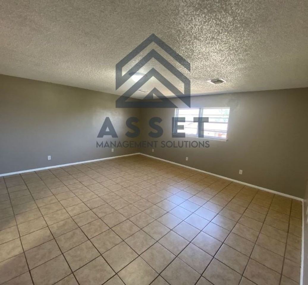 2624 Sw 57th St - Photo 4 of 22