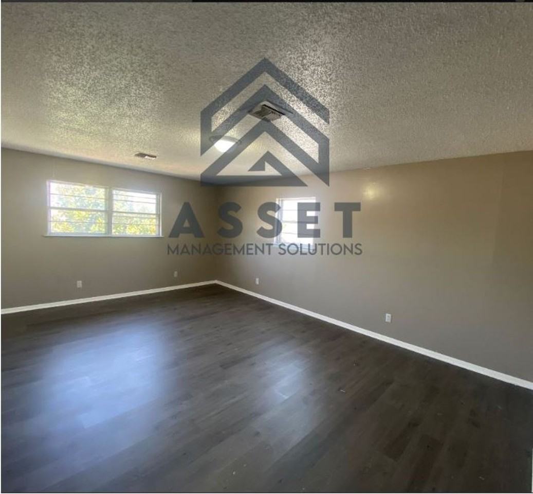 2624 Sw 57th St - Photo 5 of 22