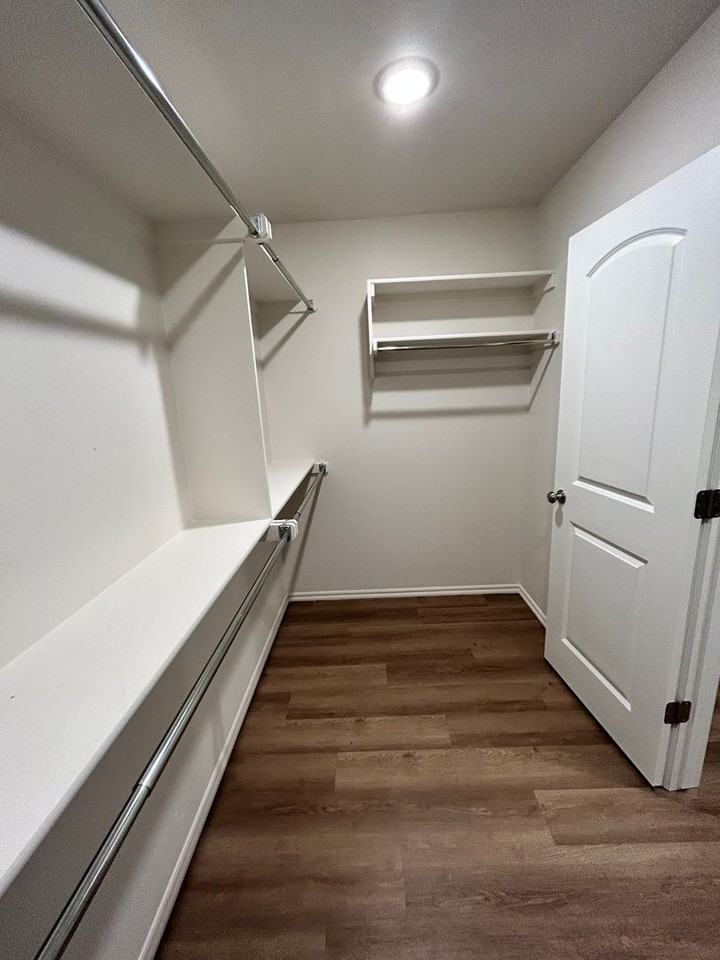 10818 Nw 119th Pl - Photo 5 of 18