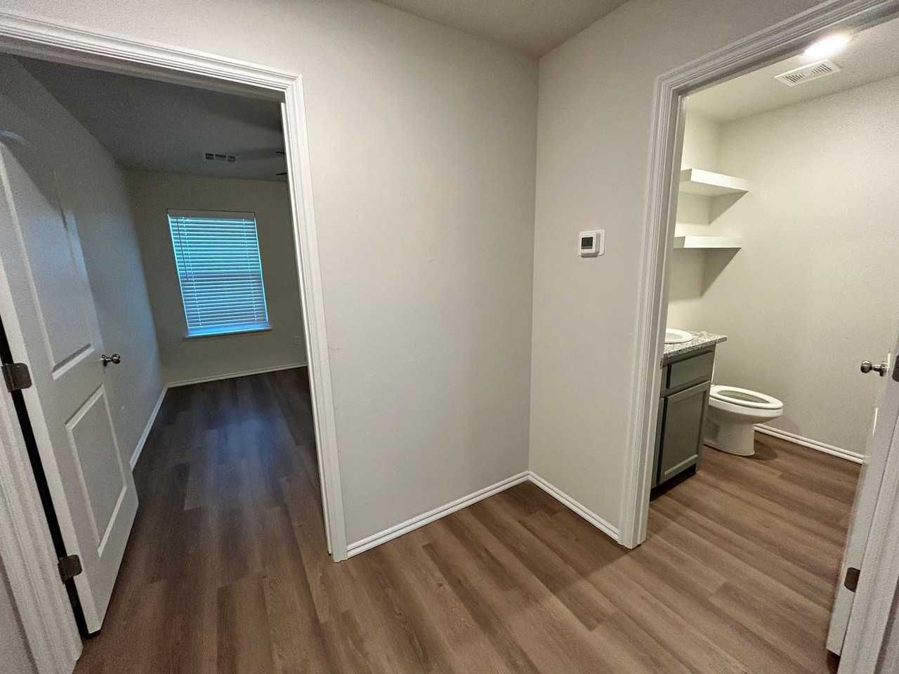 10818 Nw 119th Pl - Photo 7 of 17