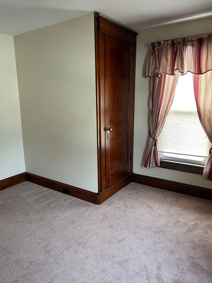 233 S Main St - Photo 2 of 25