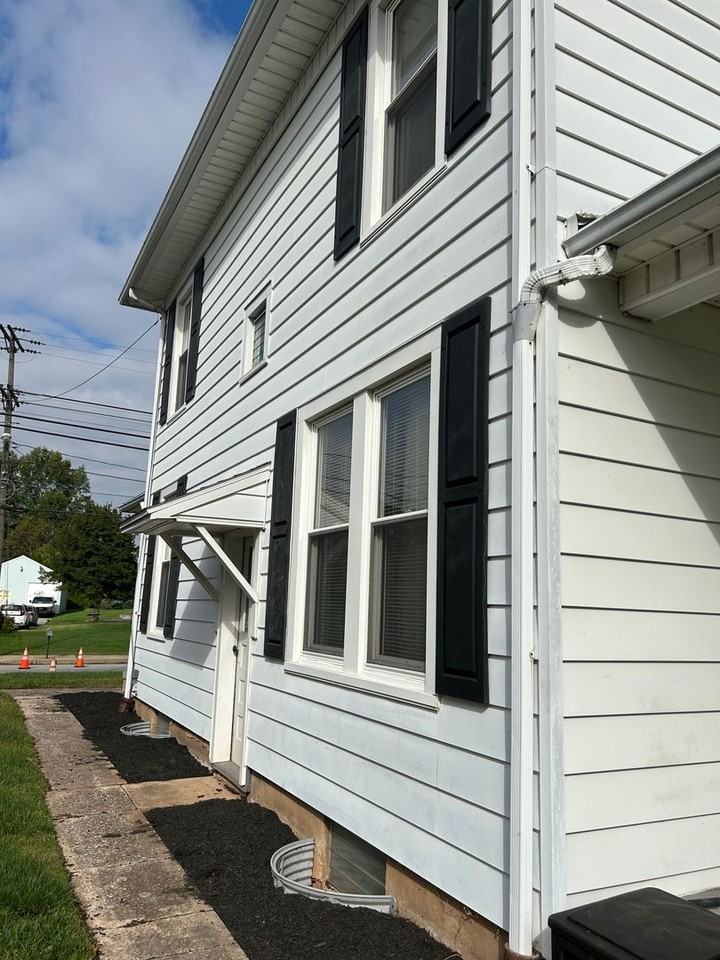 233 S Main St - Photo 3 of 25