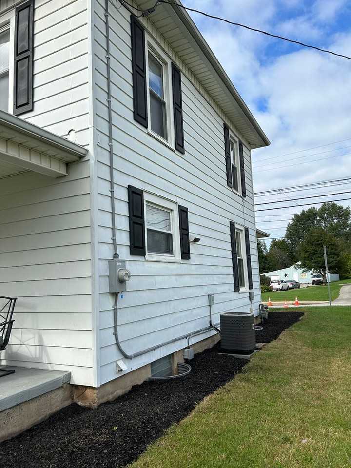 233 S Main St - Photo 4 of 25