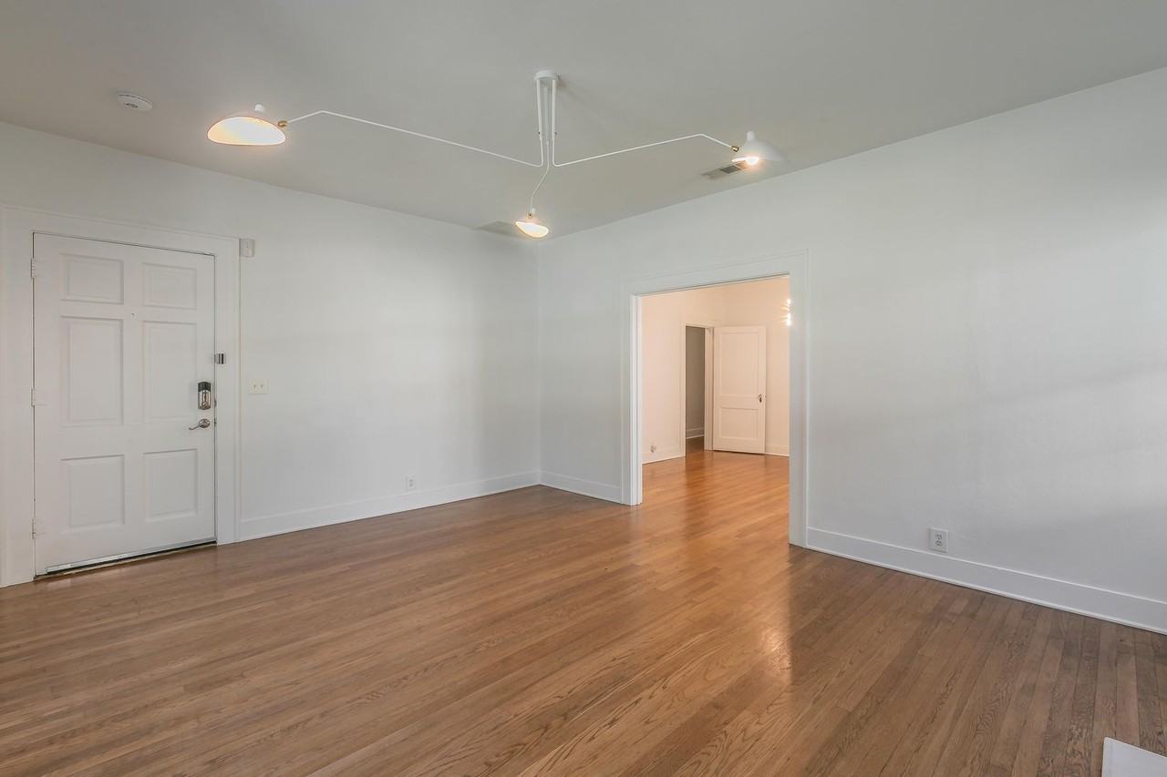 2308 Tremont Ave - Photo 5 of 43