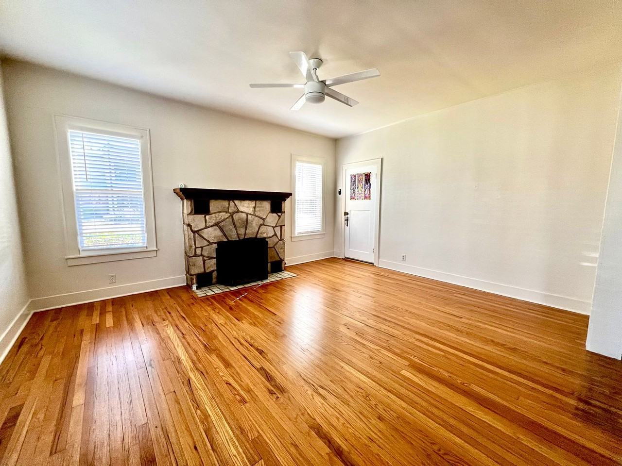 600 Tivy St - Photo 2 of 12