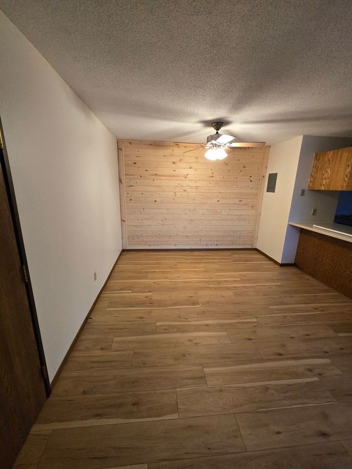 River Road Apartments - Photo 6 of 18