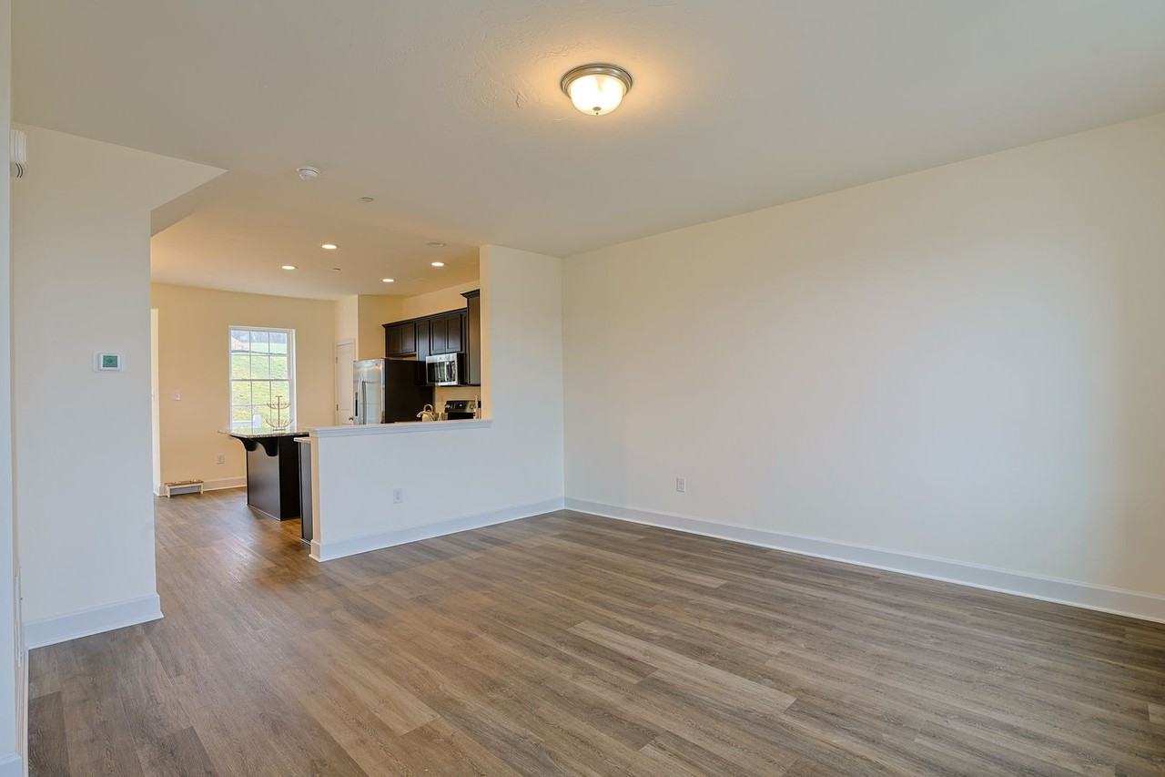 191 Holstein Dr - Photo 3 of 6