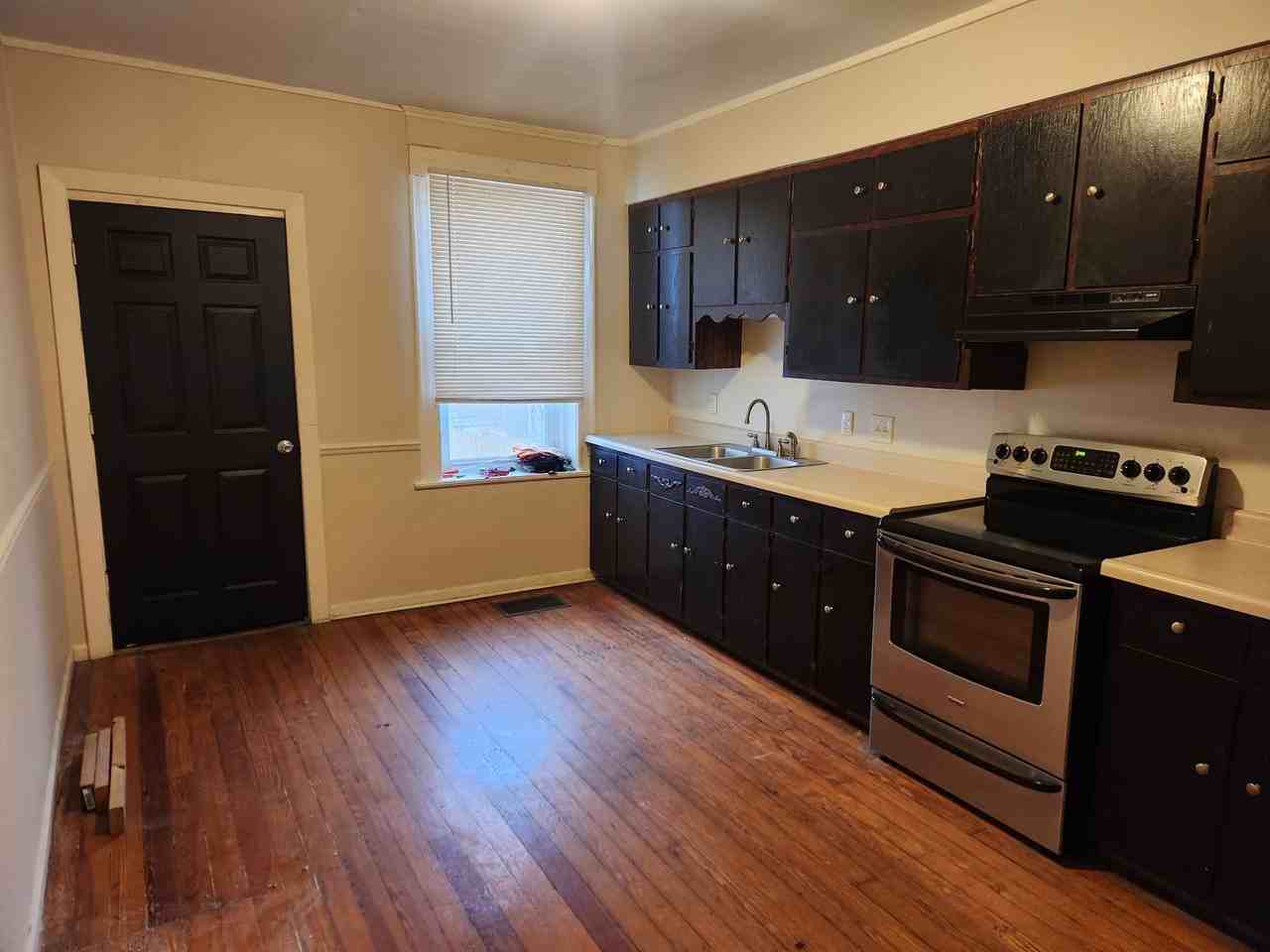 3337 Liberty St - Photo 4 of 11