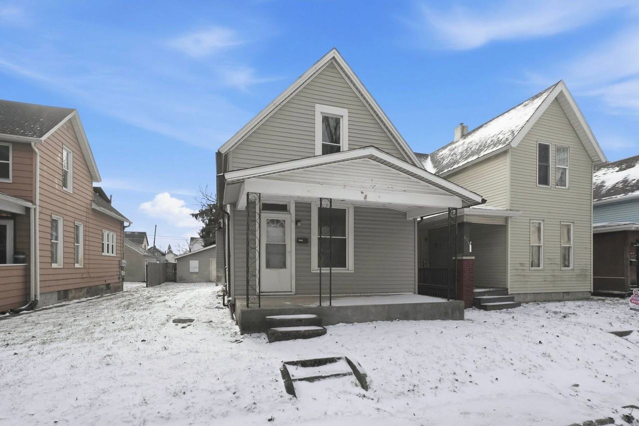 611 5th St - Photo 3 of 9