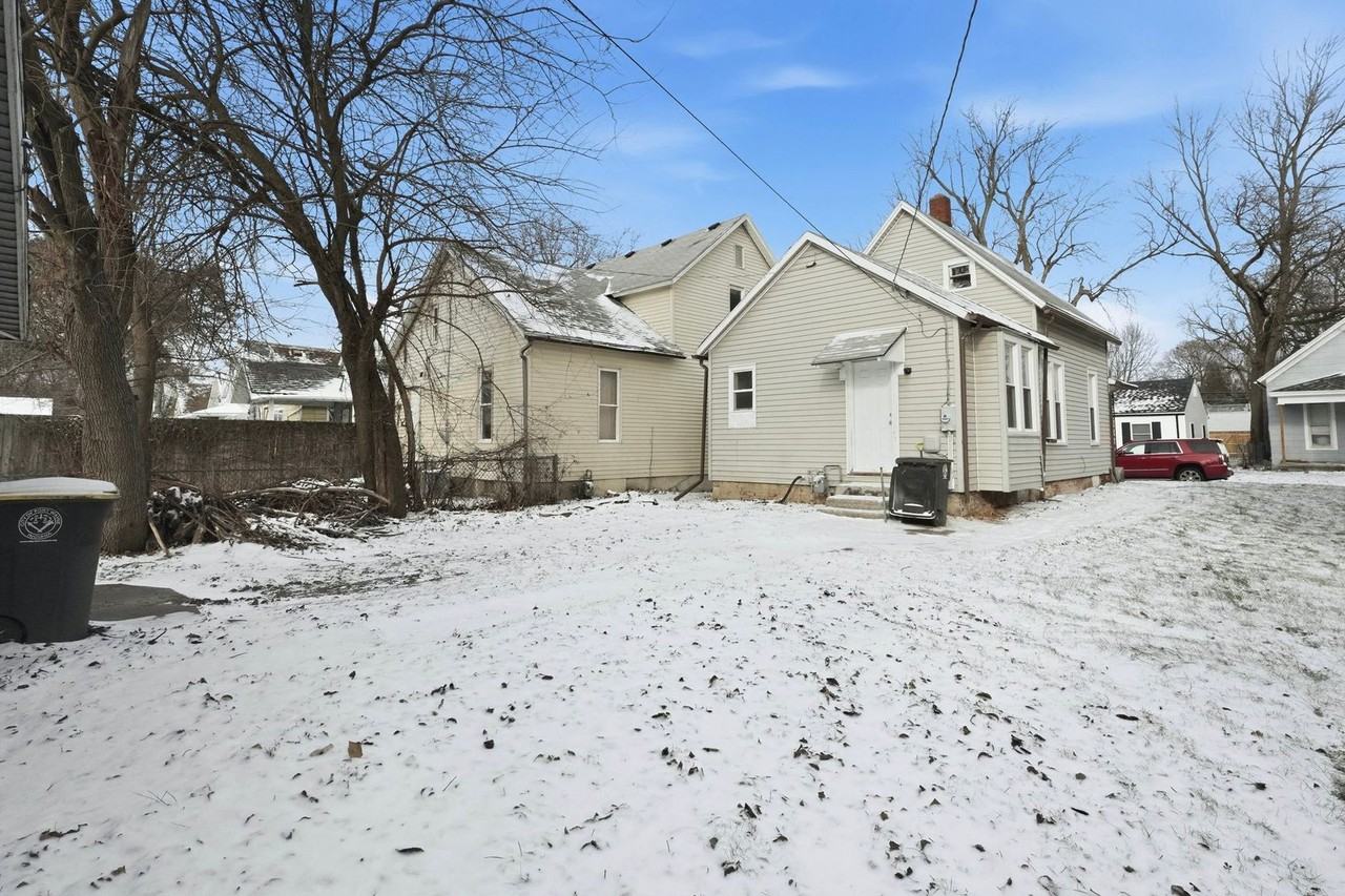 611 5th St - Photo 5 of 9