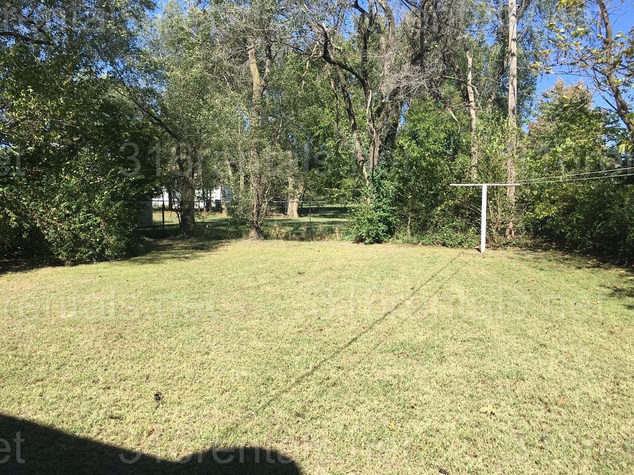 926 Se 6th St - Photo 7 of 8