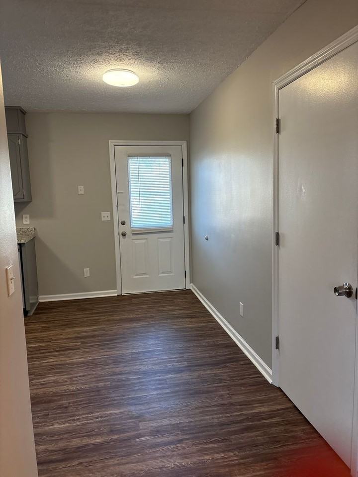 507 E Mclean St - Photo 6 of 15