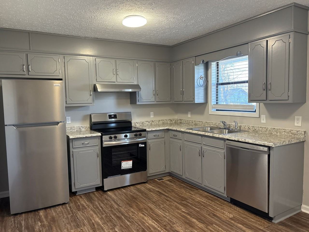 507 E Mclean St - Photo 7 of 15