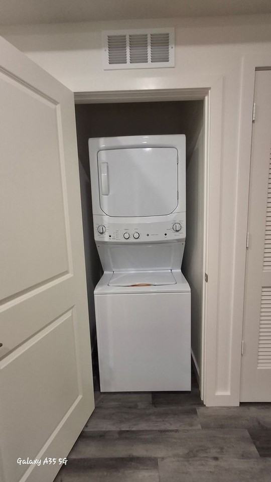 3188 Oleander Ave - Photo 4 of 8