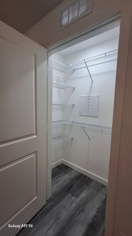 3188 Oleander Ave - Photo 7 of 8