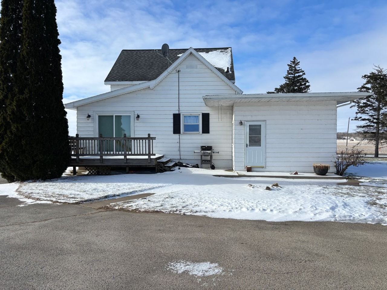 N5358 Herman Rd - Photo 2 of 9