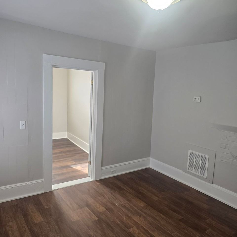 186 Auburn St - Photo 3 of 16