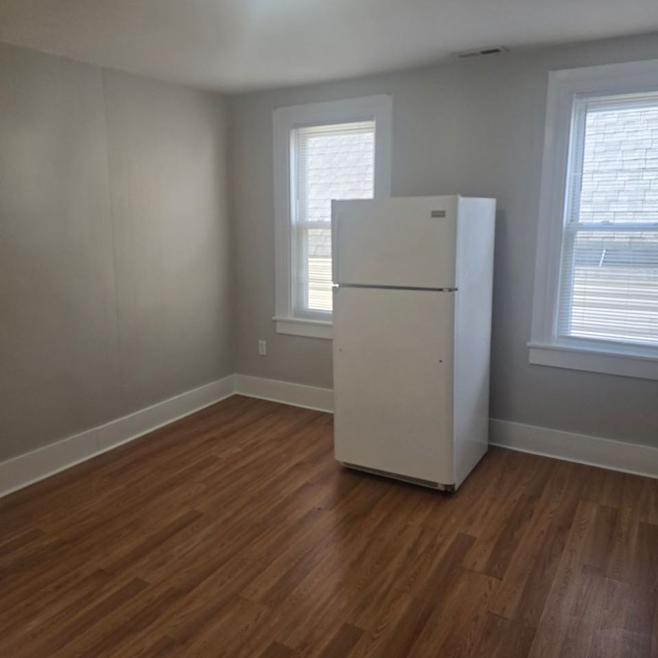 186 Auburn St - Photo 7 of 16