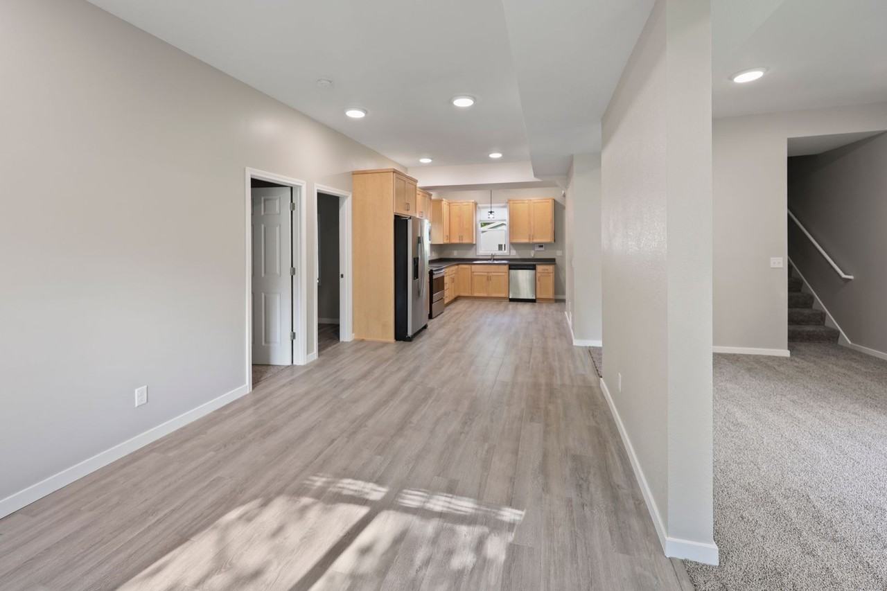 1101 Broadway Ave S - Photo 2 of 24