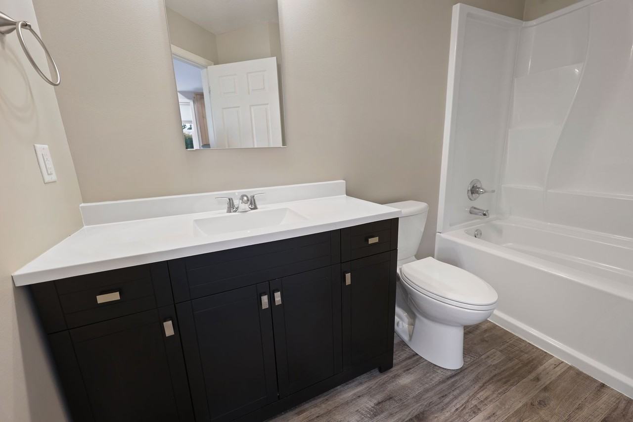 1101 Broadway Ave S - Photo 5 of 24