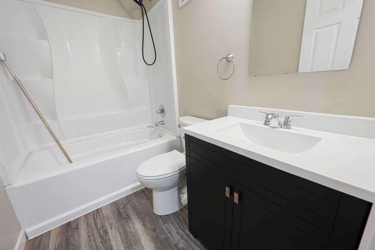 1101 Broadway Ave S - Photo 6 of 24