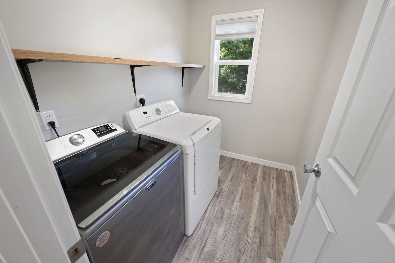 1101 Broadway Ave S - Photo 7 of 24