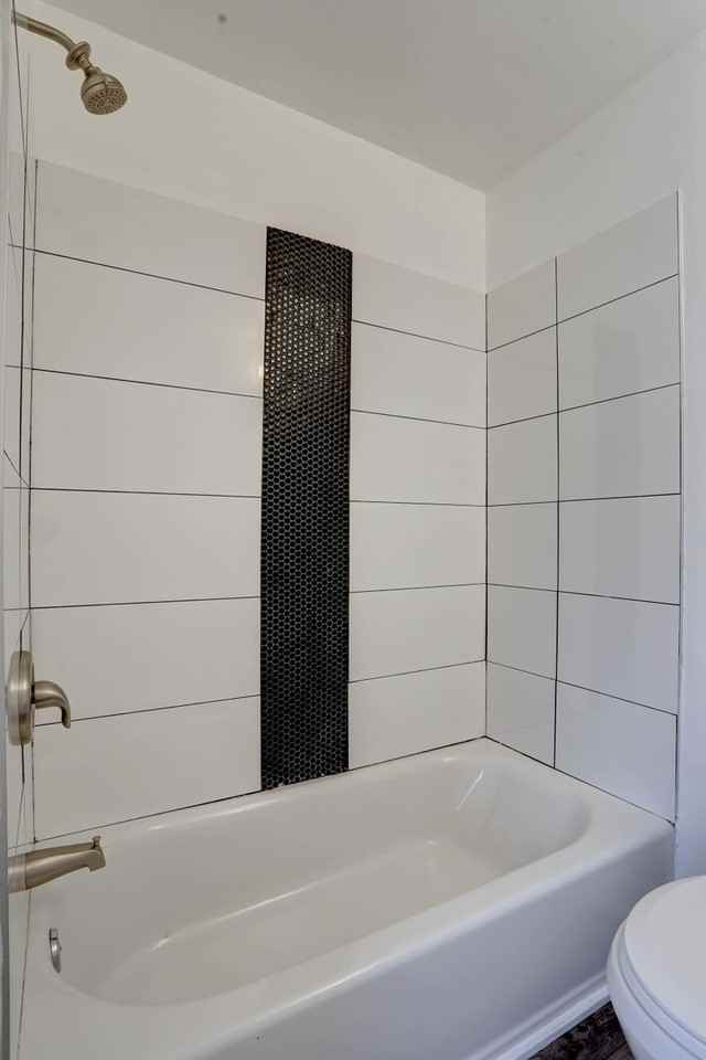 631 E 35th St - Photo 3 of 41