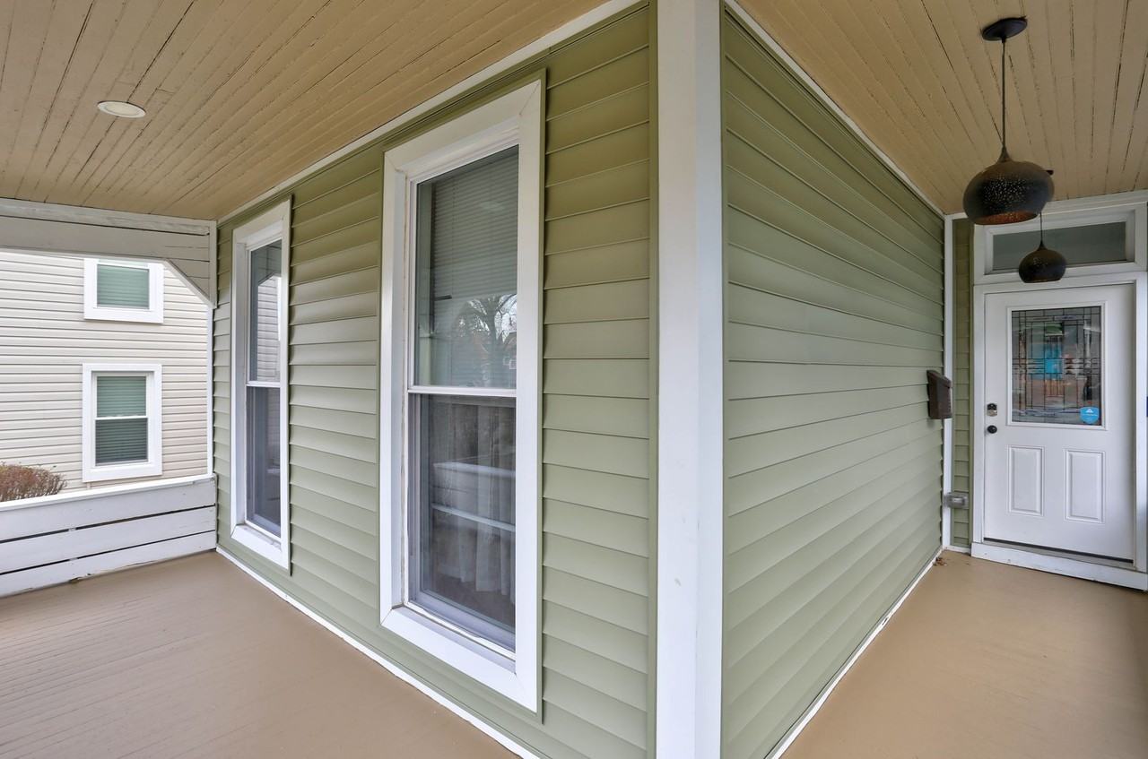 631 E 35th St - Photo 6 of 41