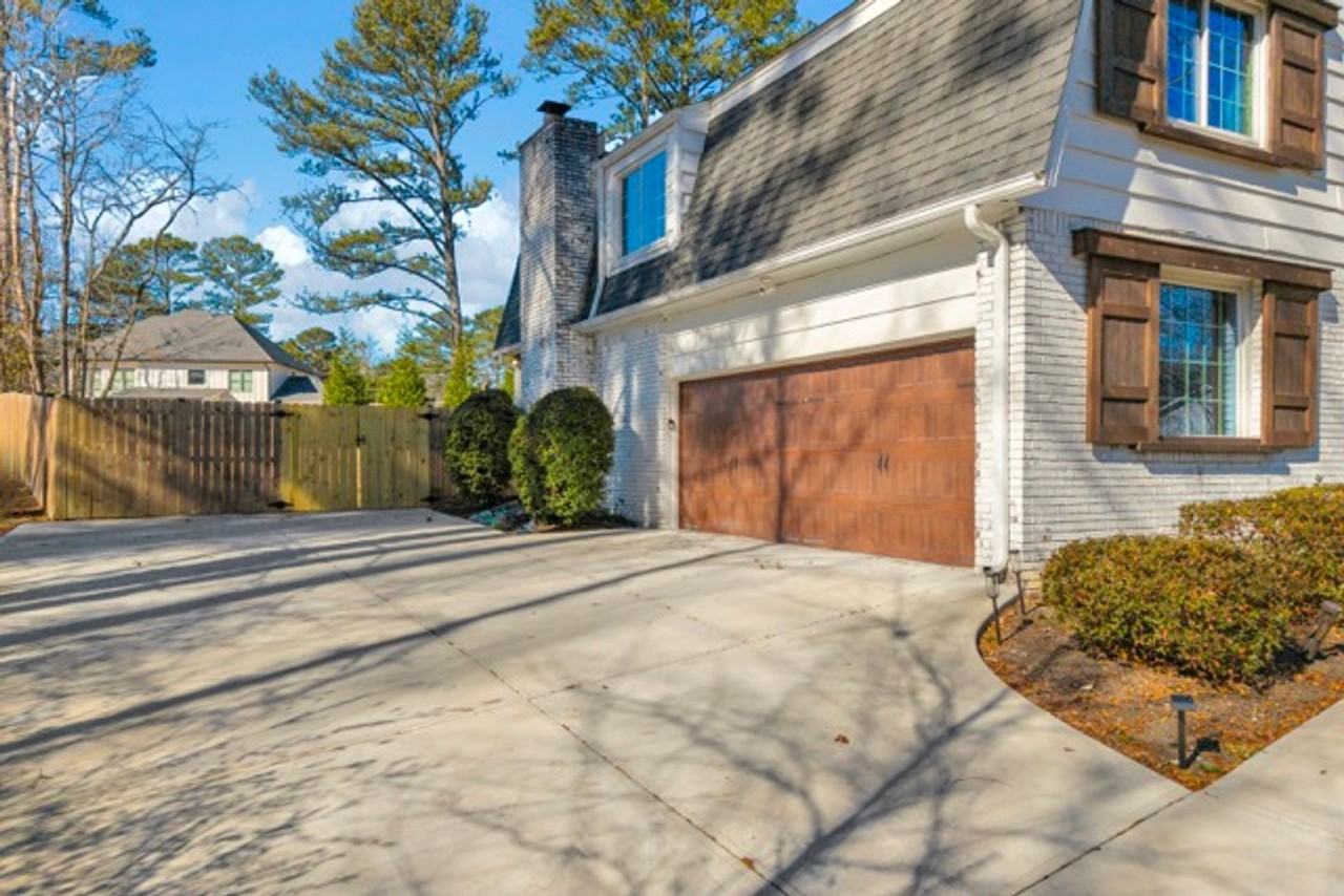 4217 Cove Ct Ne - Photo 4 of 50