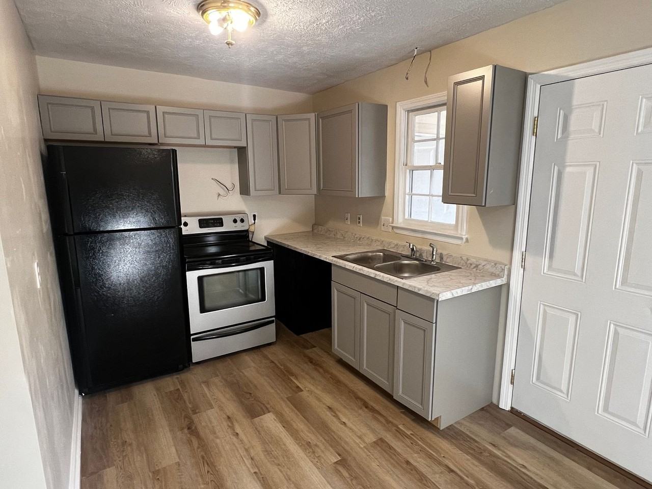 1636 Huntley Ridge Dr - Photo 2 of 7