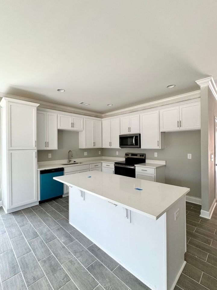 2102 Downs Way - Photo 5 of 11