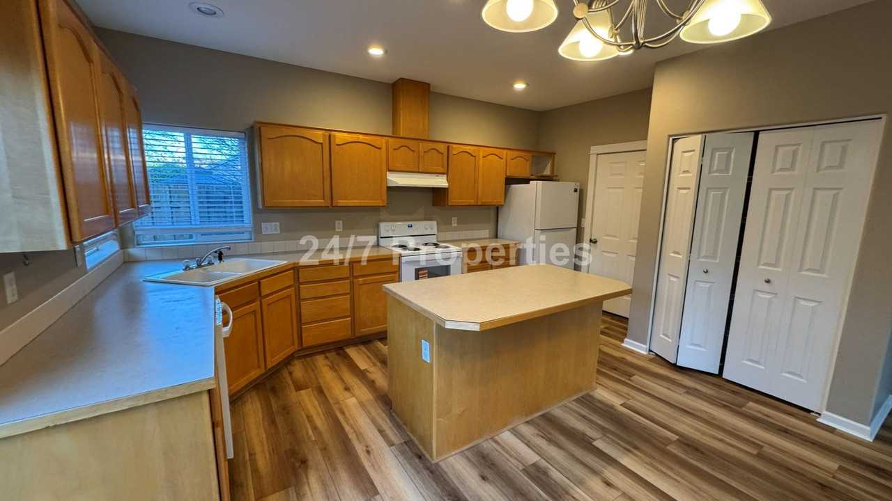 3555 Polo Ln - Photo 4 of 17