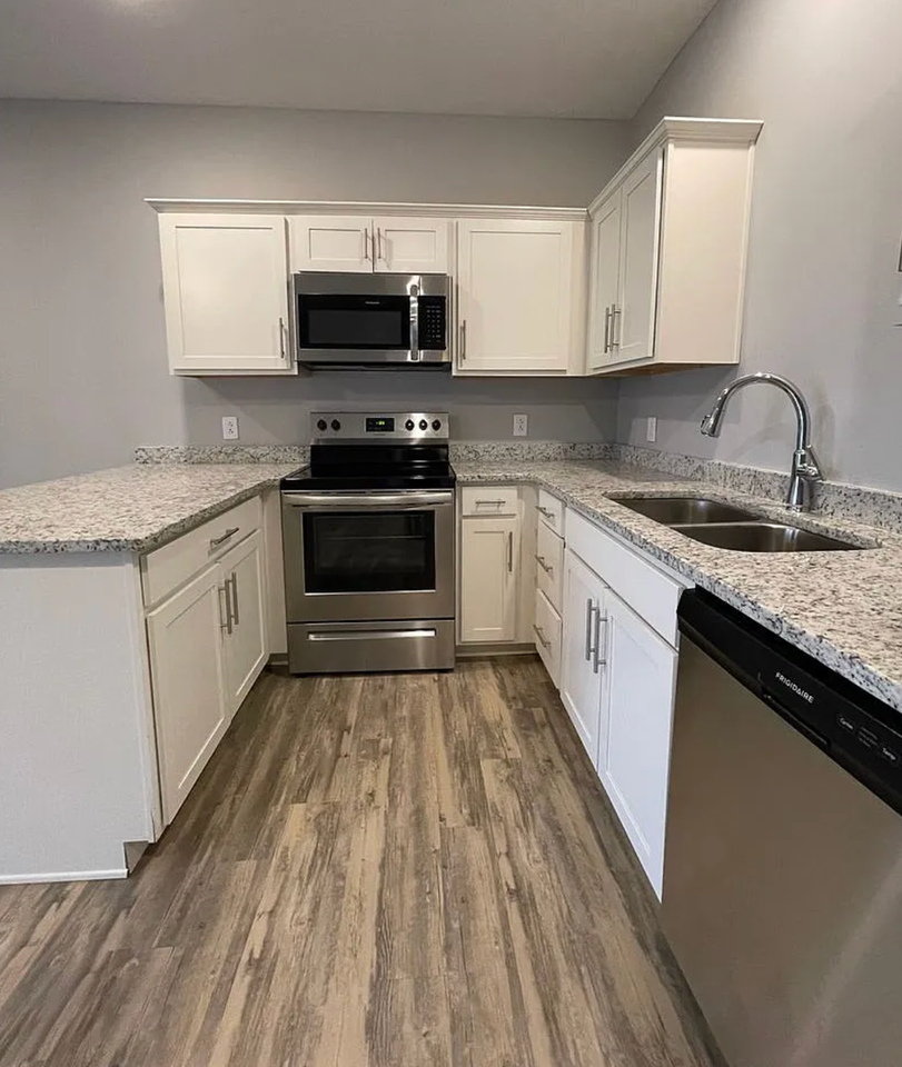 131 Bellbrook Lane - Photo 2 of 11