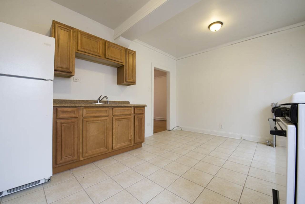 11111 S Vernon - Photo 3 of 22