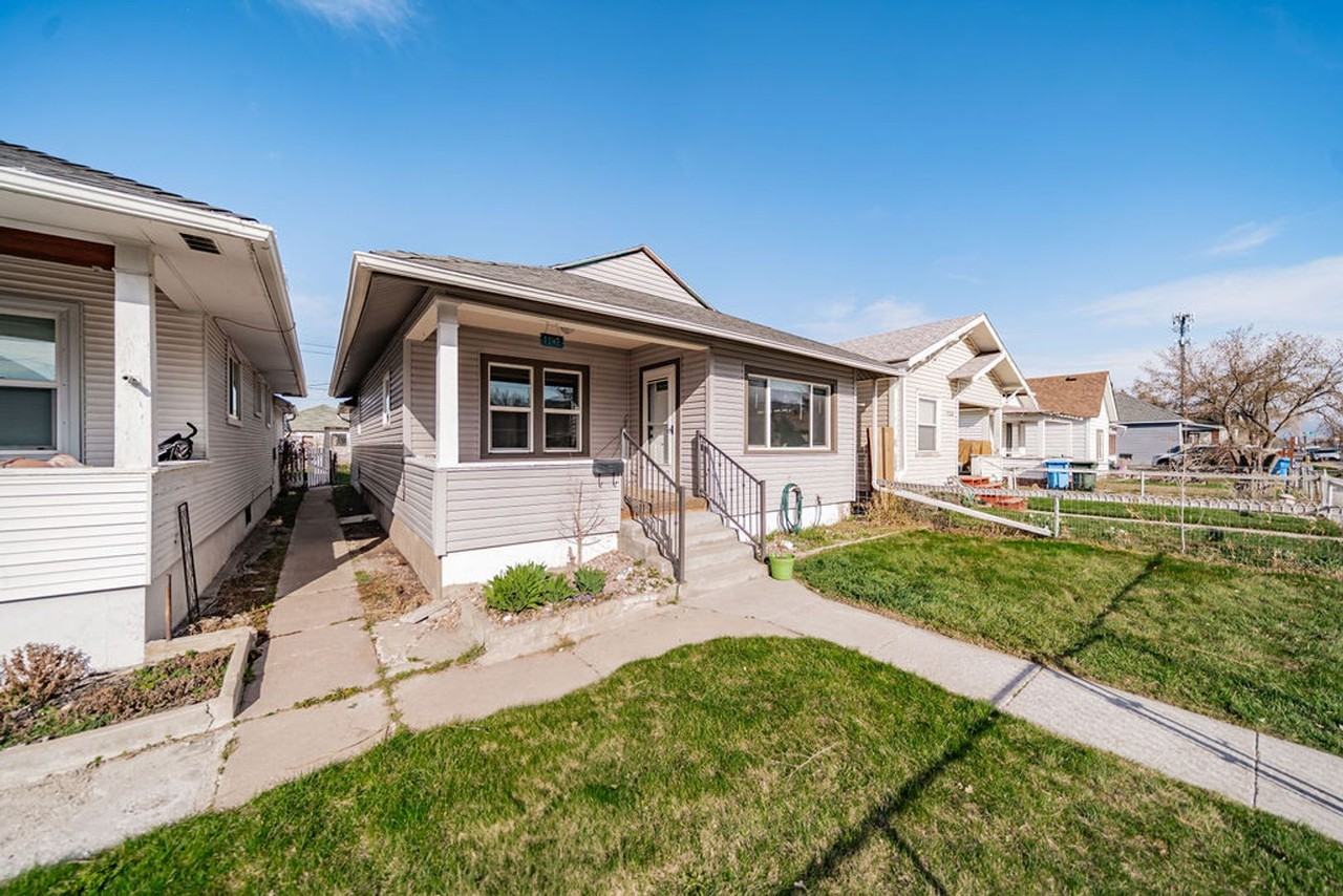 1142 N Harrison Ave - Photo 3 of 39