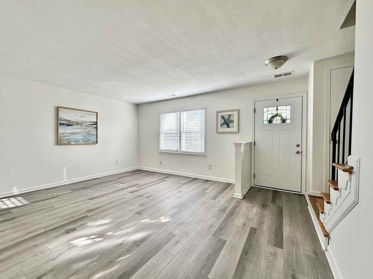 2240 Chadwick Dr - Photo 7 of 40