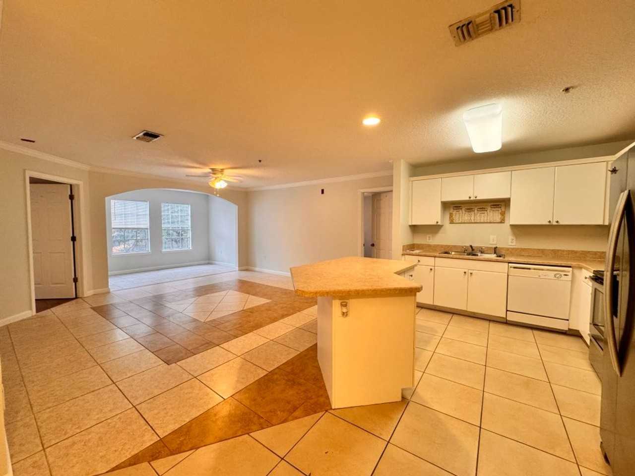 3591 Kernan Forest Blvd #121 - Photo 4 of 21