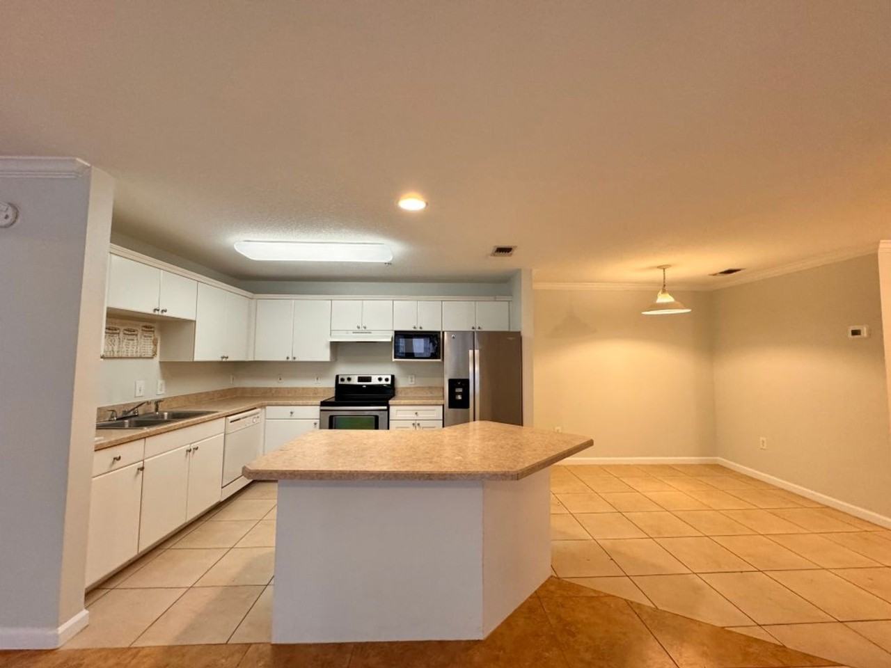 3591 Kernan Forest Blvd #121 - Photo 7 of 21