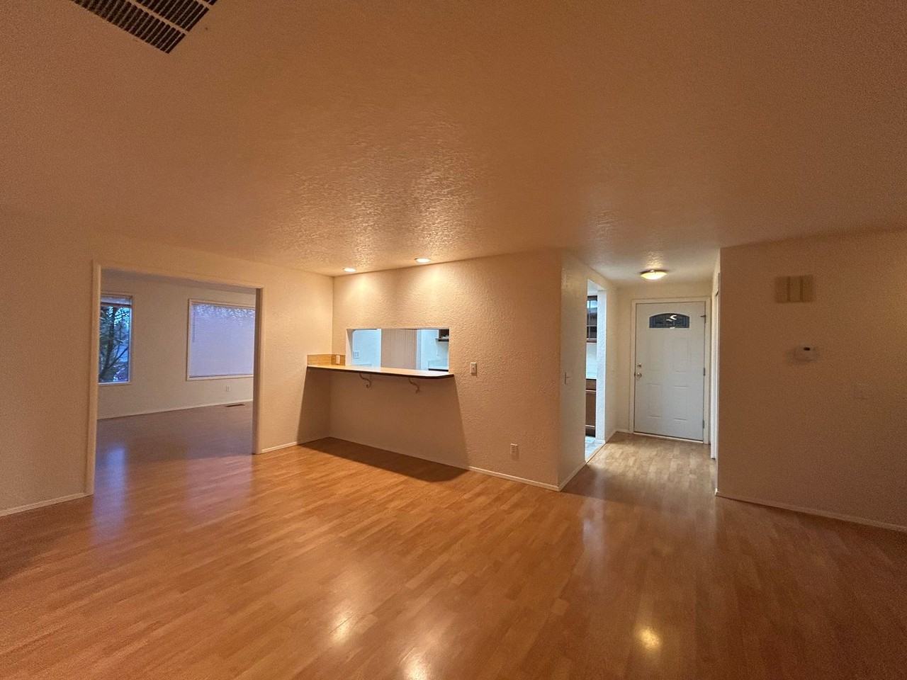 5888 Shannon Ave - Photo 5 of 23