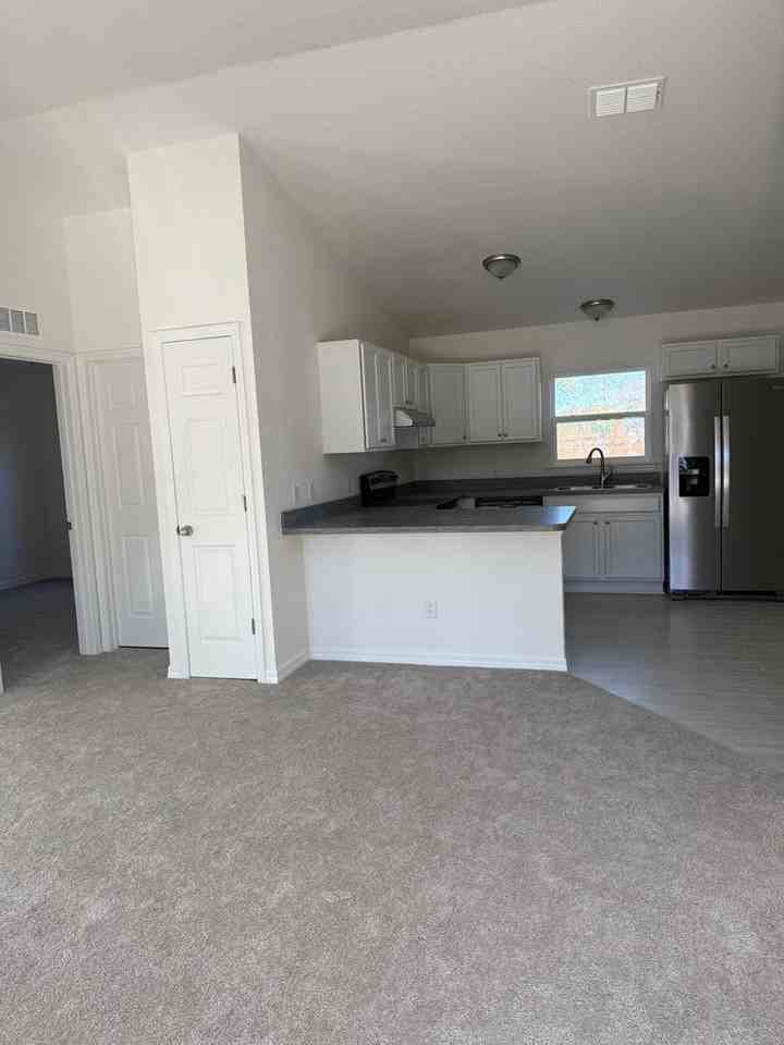 24449 Nw Falcon Ave - Photo 4 of 11