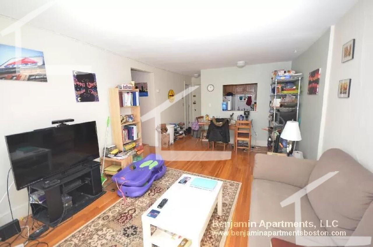 92 Lancaster Ter - Photo 3 of 17