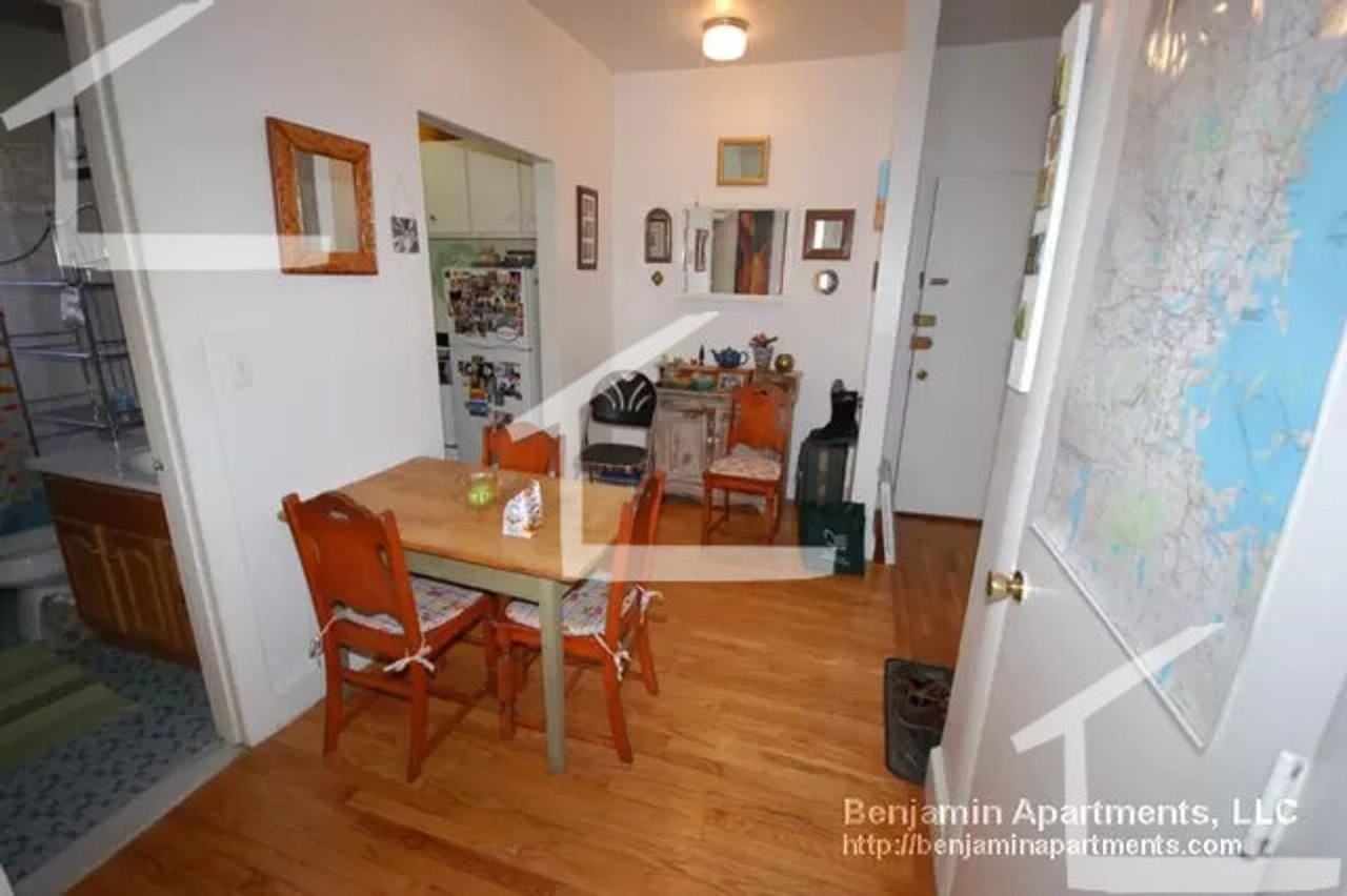 92 Lancaster Ter - Photo 5 of 17